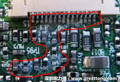 電路板疑似腐蝕氧化，懷疑電流異常過熱造成