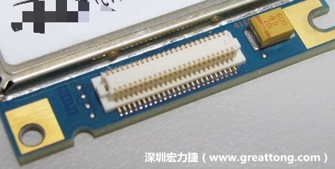 PCBA大講堂：板對板連接器下面裸銅設(shè)計(jì)，造成模組功能不良