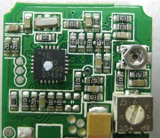 PCBA加工IC元件主要分為DIP及SMD兩大類(lèi)，DIP 插件的IC，SMD (Surface Mount Device) 表面貼裝元件。